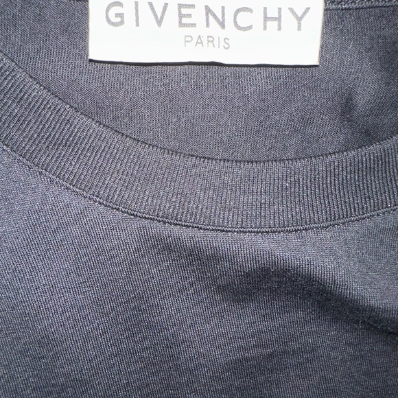 Givenchy T-Shirt - Picture 4 of 8